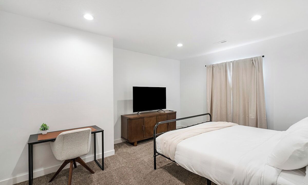 Photo of Bedroom in Lehi