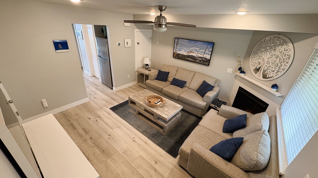 Photo of Livingroom in Harbor Village
