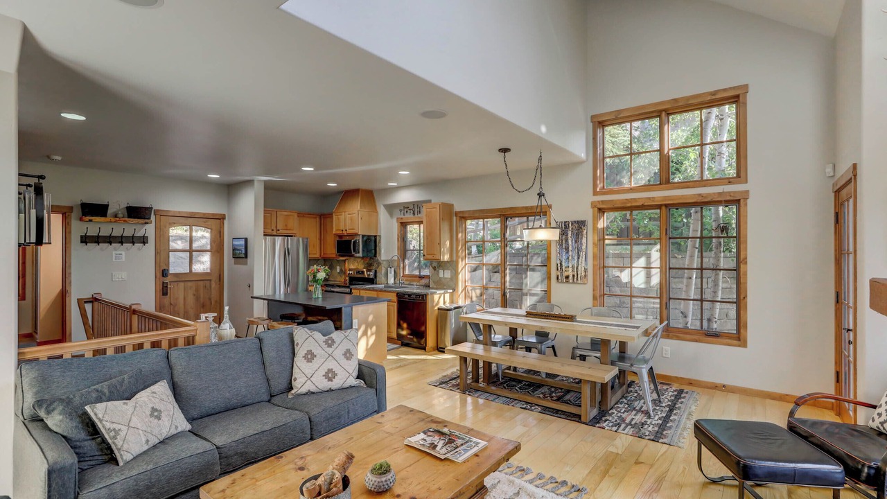 Photo of Livingroom in Tamarack Resort