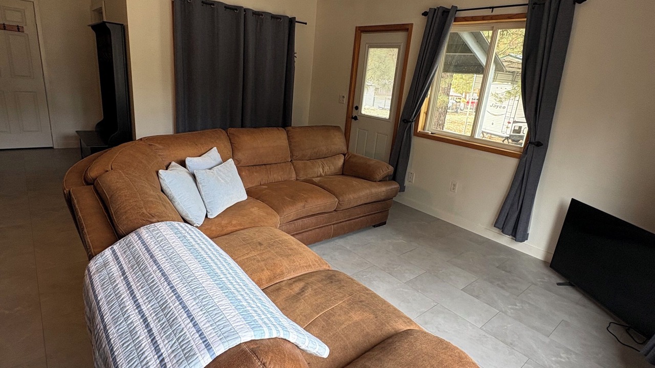 Photo of Livingroom in Lowman