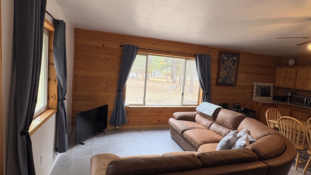 Photo of Livingroom in Lowman