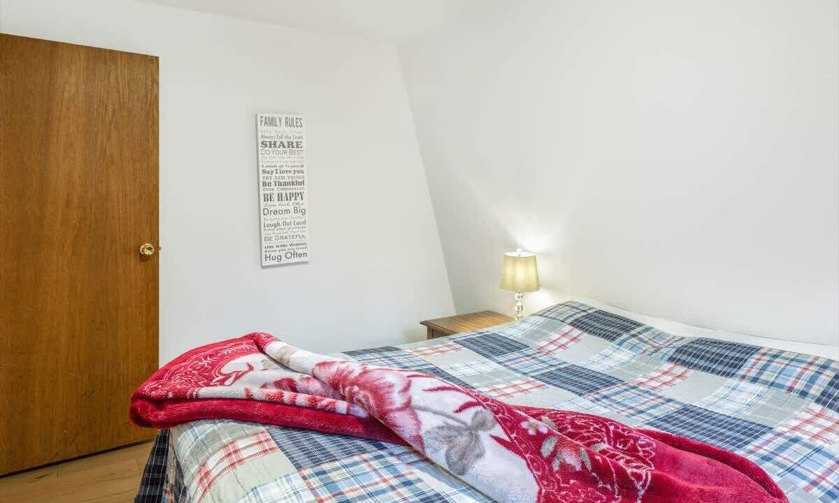 Photo of Bedroom in Enumclaw