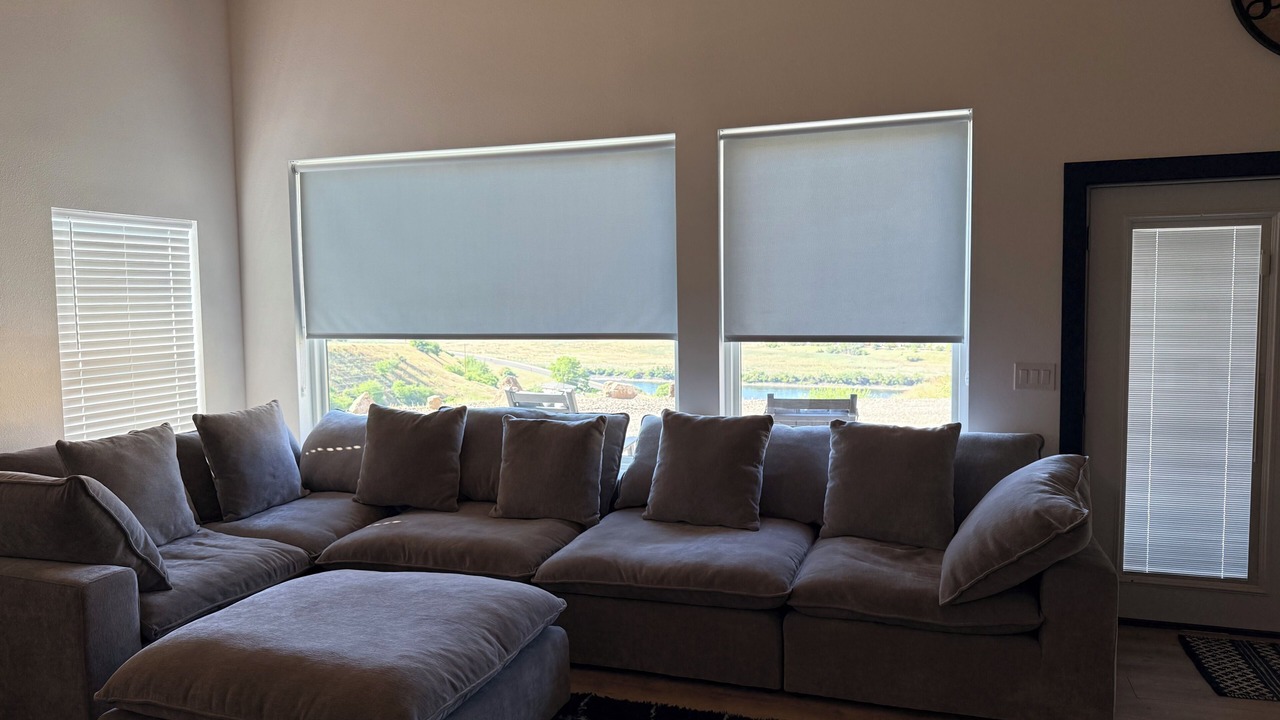 Photo of Livingroom in White Bird