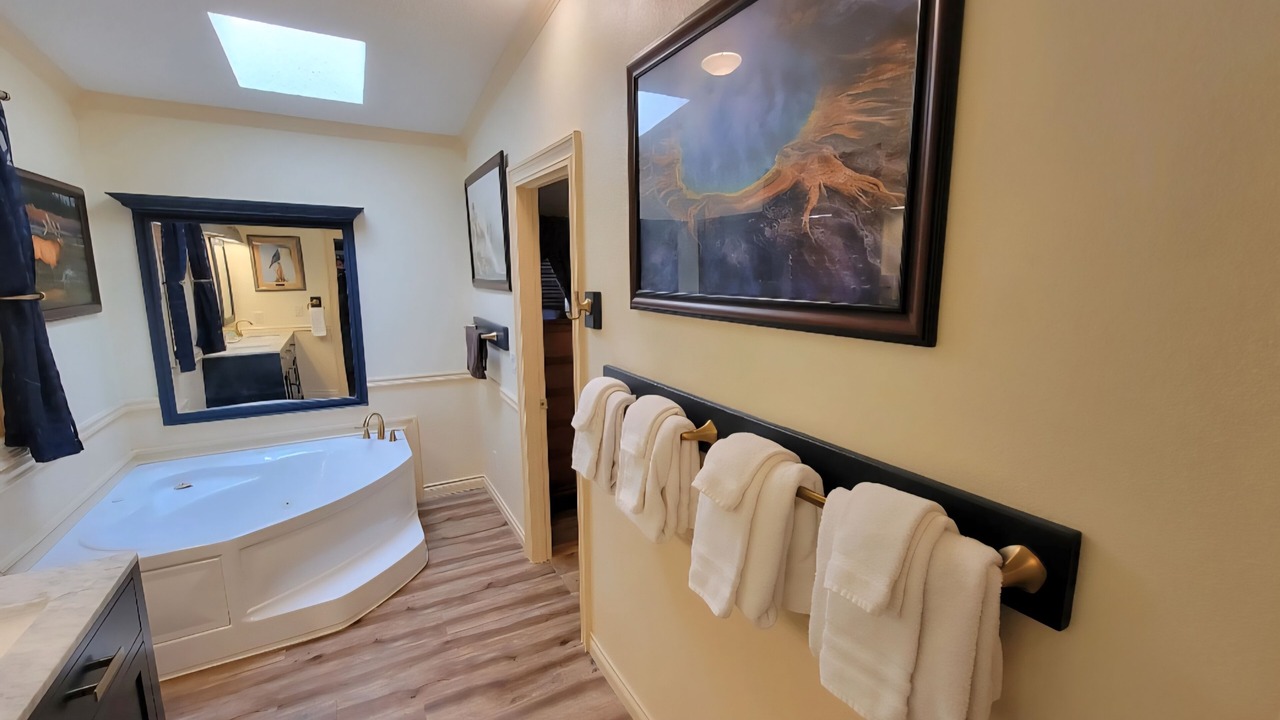 Photo of Bathroom in Gardiner