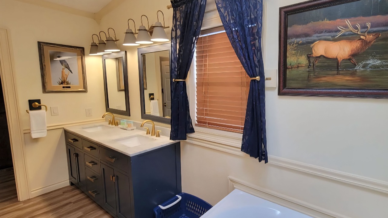 Photo of Bathroom in Gardiner