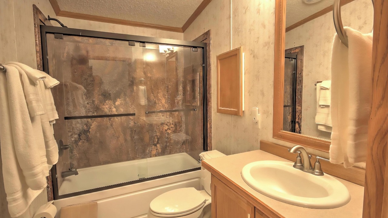 Photo of Bathroom in Gardiner