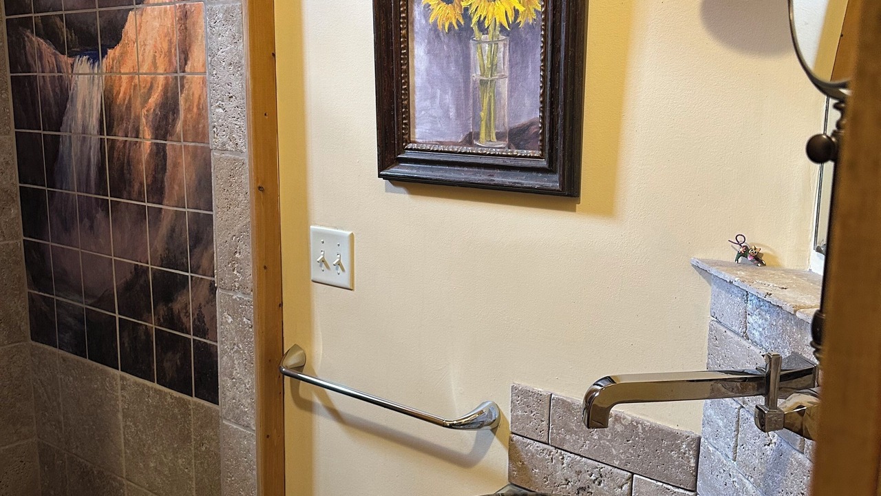 Photo of Bathroom in Gardiner