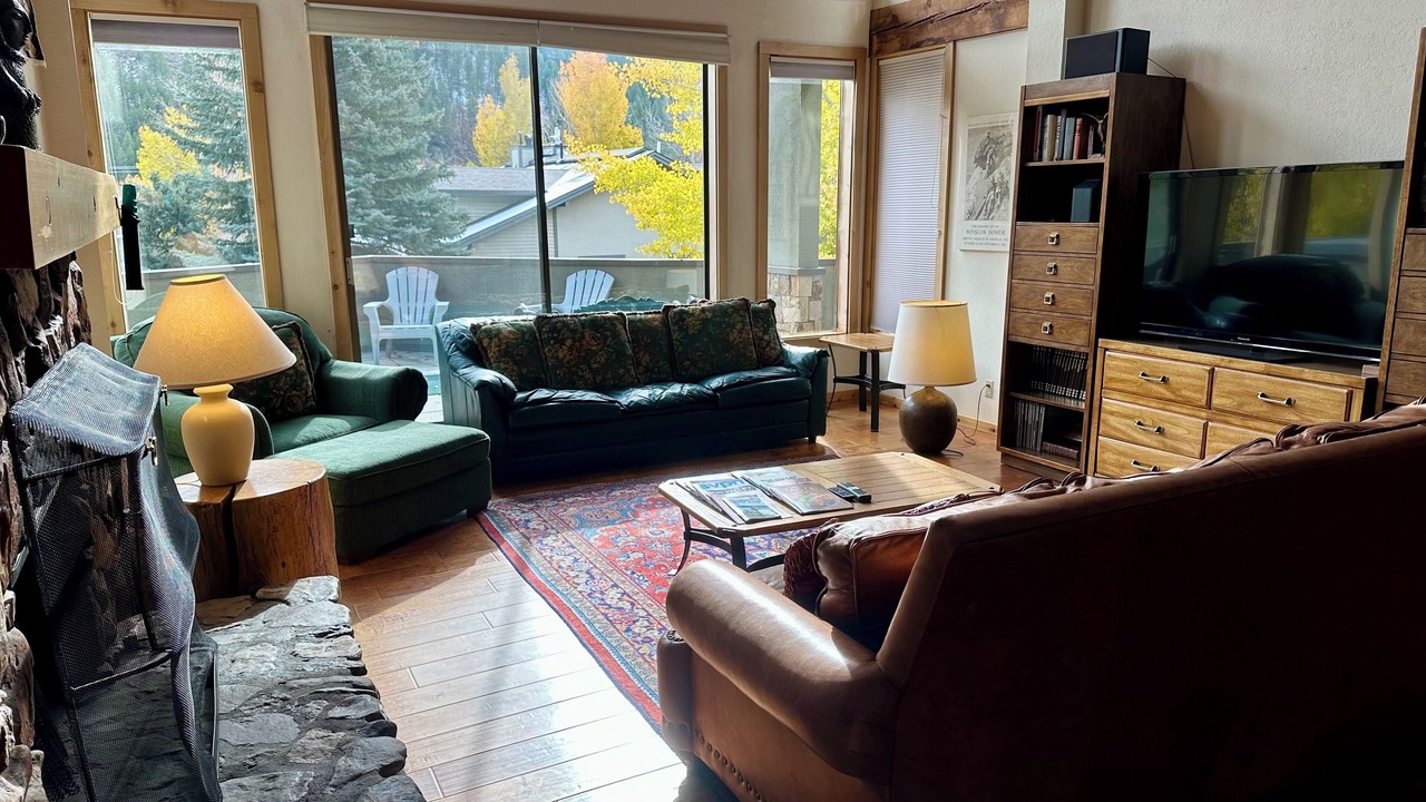Photo of Livingroom in Warm Springs
