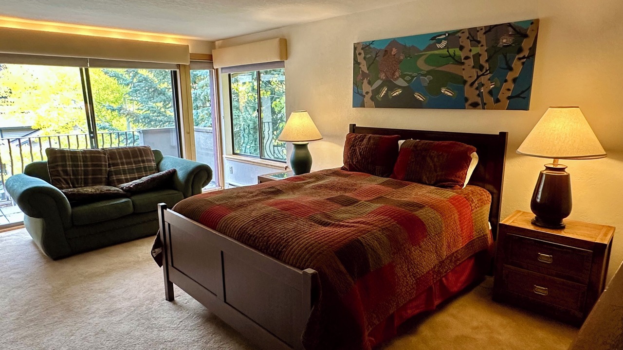 Photo of Livingroom in Warm Springs