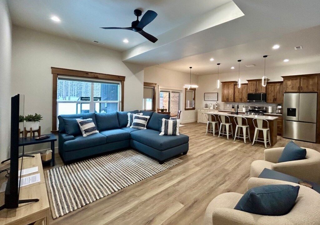 Photo of Livingroom in Island Park