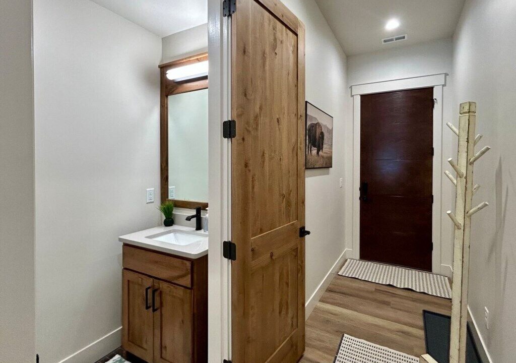 Photo of Bathroom in Island Park