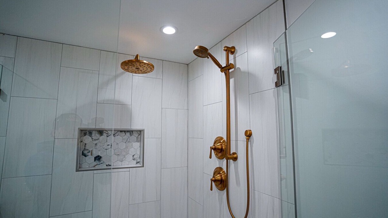 Photo of Bathroom in Roy