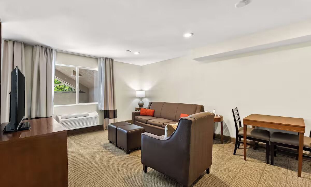Photo of Livingroom in Layton