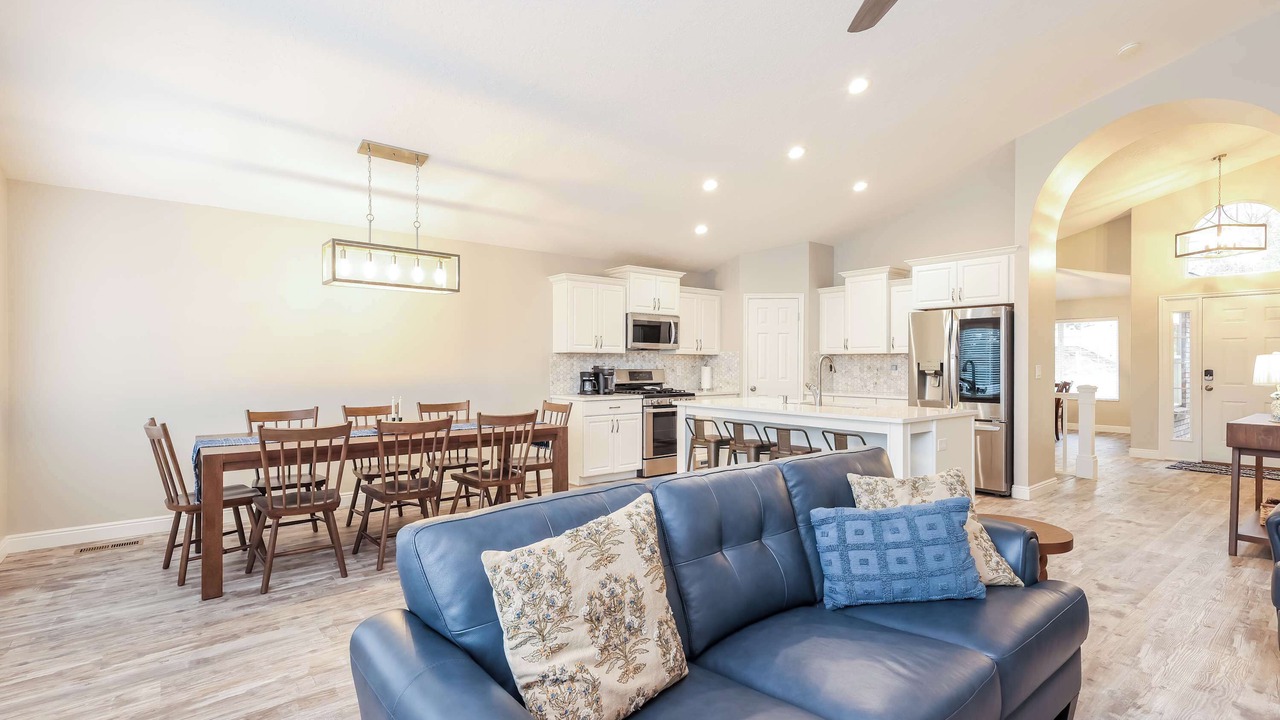 Photo of Livingroom in Layton