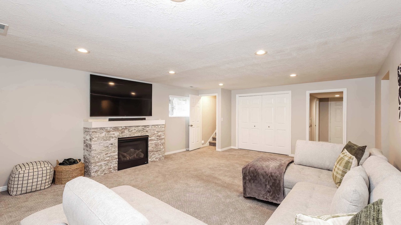 Photo of Livingroom in Layton