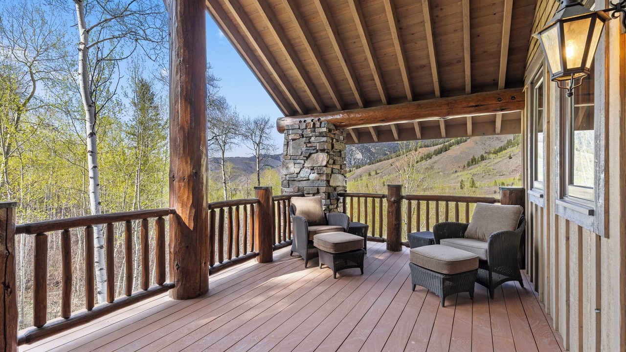 Photo of Patio Balcony in Hoback Junction