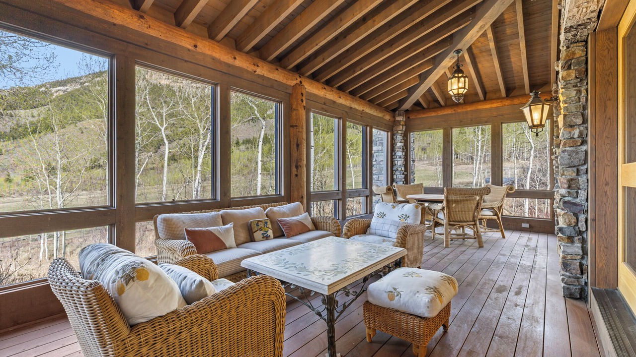 Photo of Livingroom in Hoback Junction