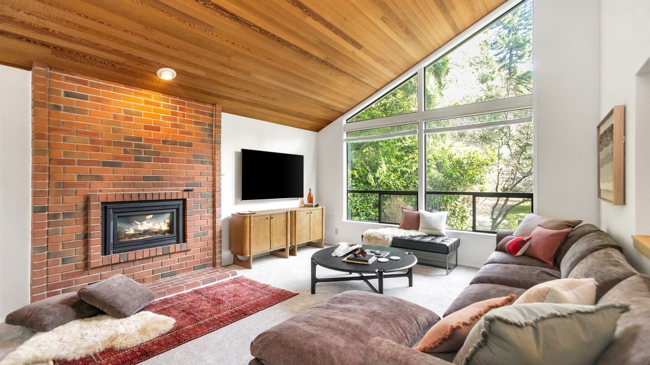 Photo of Livingroom in Bainbridge Island