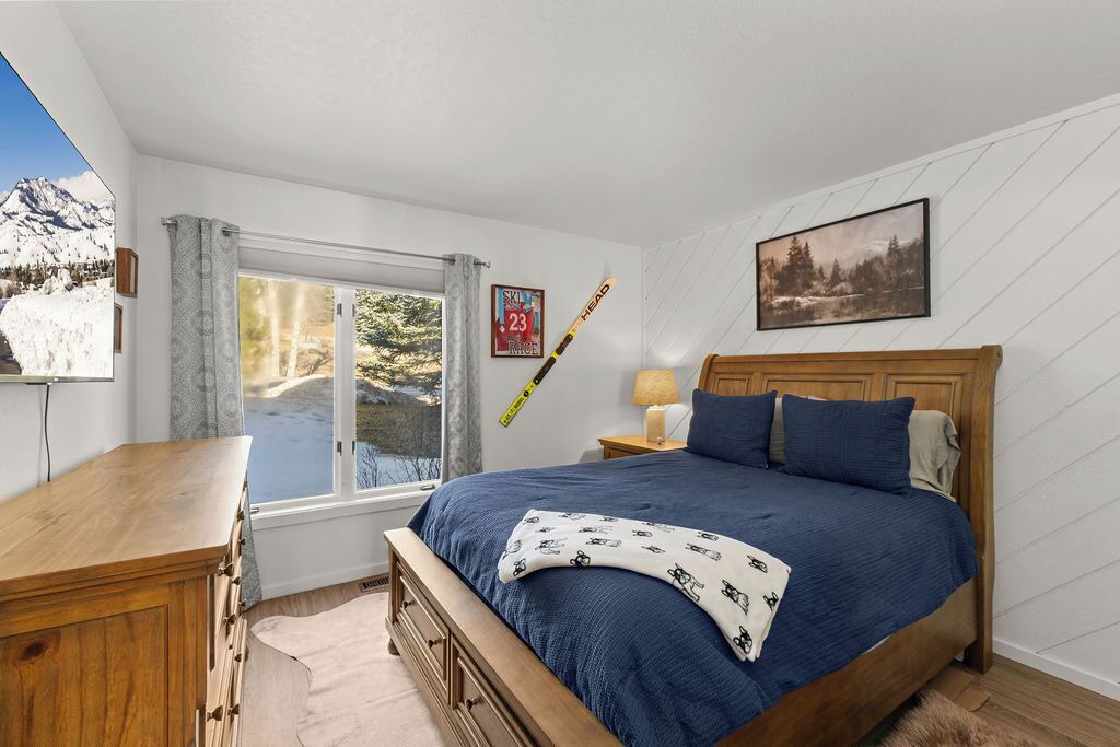 Photo of Bedroom in Elkhorn Village