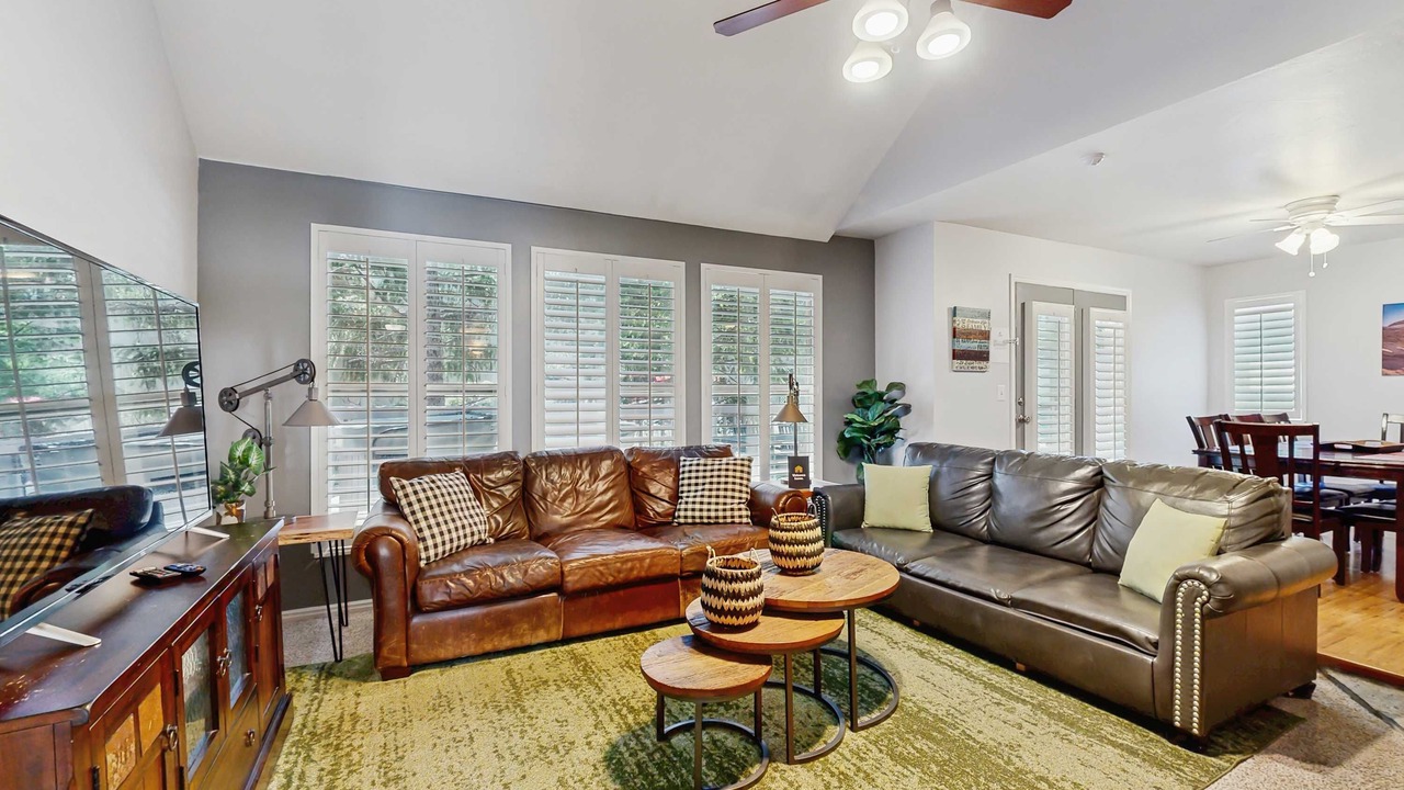 Photo of Livingroom in Cottonwood Heights