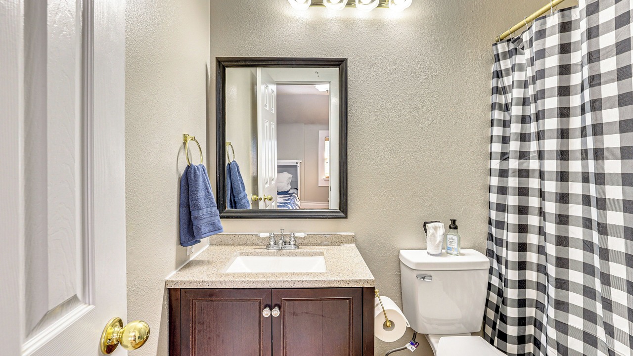 Photo of Bathroom in Garden Valley