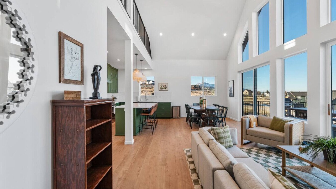 Photo of Livingroom in Sweetwater