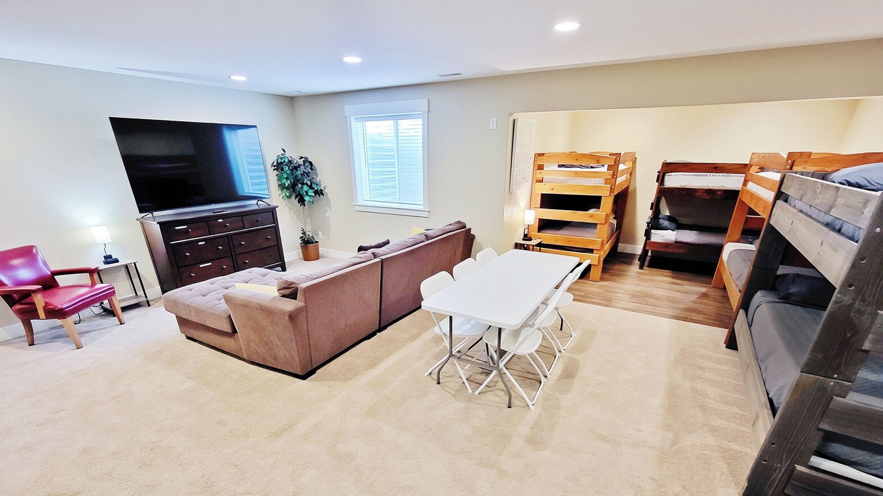 Photo of Livingroom in Ammon