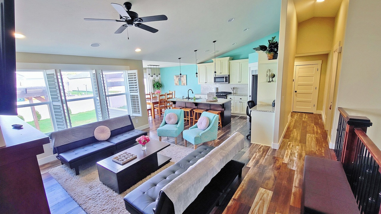 Photo of Livingroom in Ammon