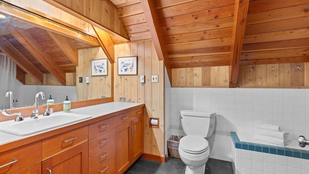 Photo of Bathroom in Hayden Lake