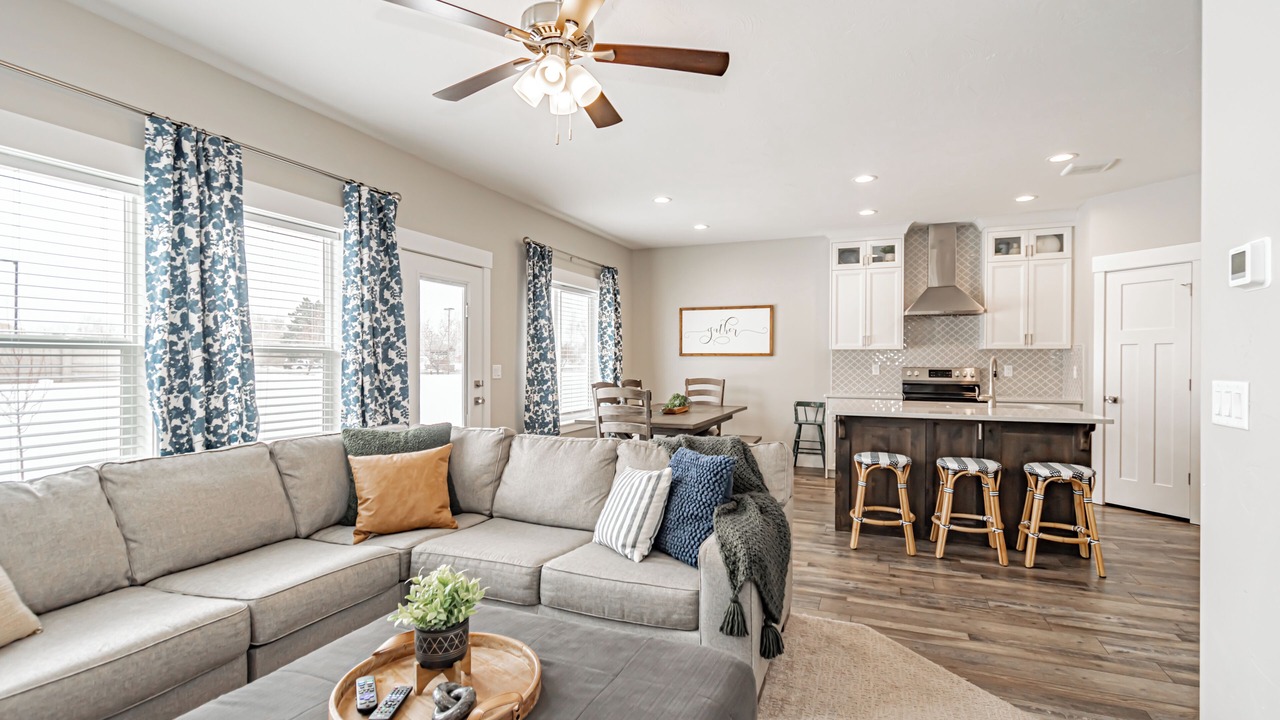 Photo of Livingroom in Ammon