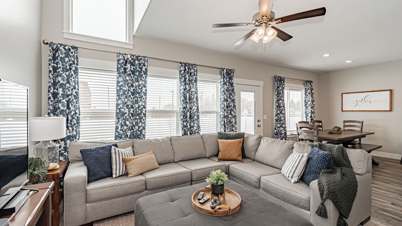 Photo of Livingroom in Ammon