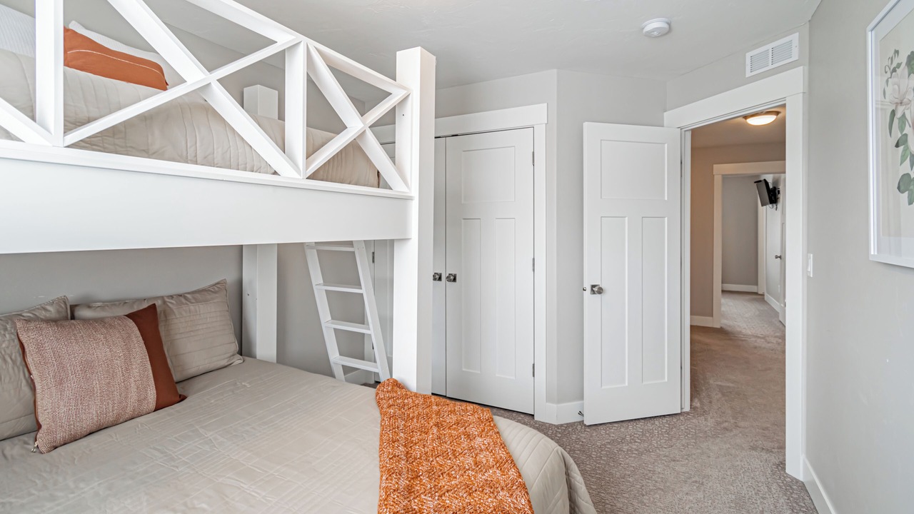 Photo of Bedroom in Ammon