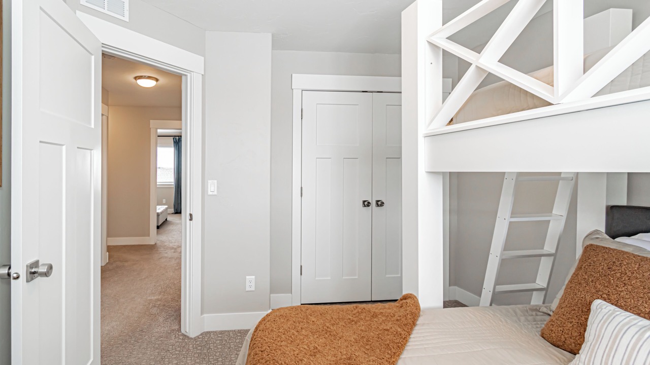 Photo of Bedroom in Ammon