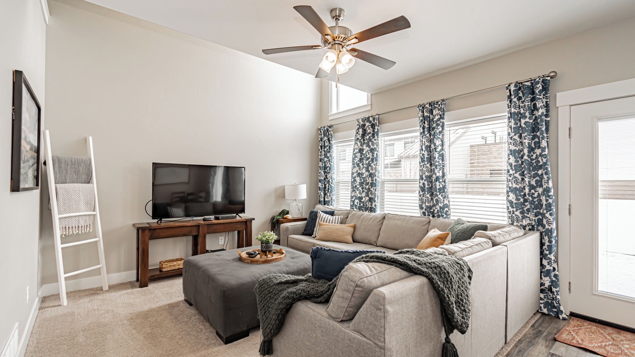 Photo of Livingroom in Ammon
