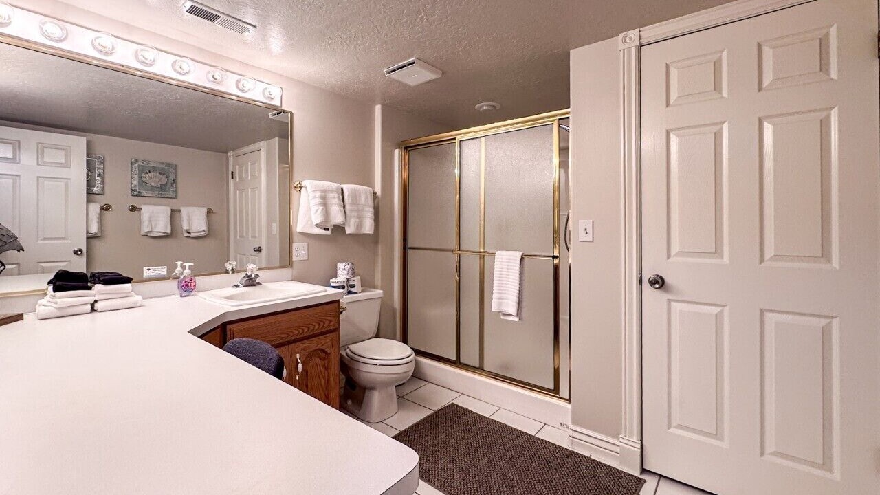 Photo of Bathroom in Garden City
