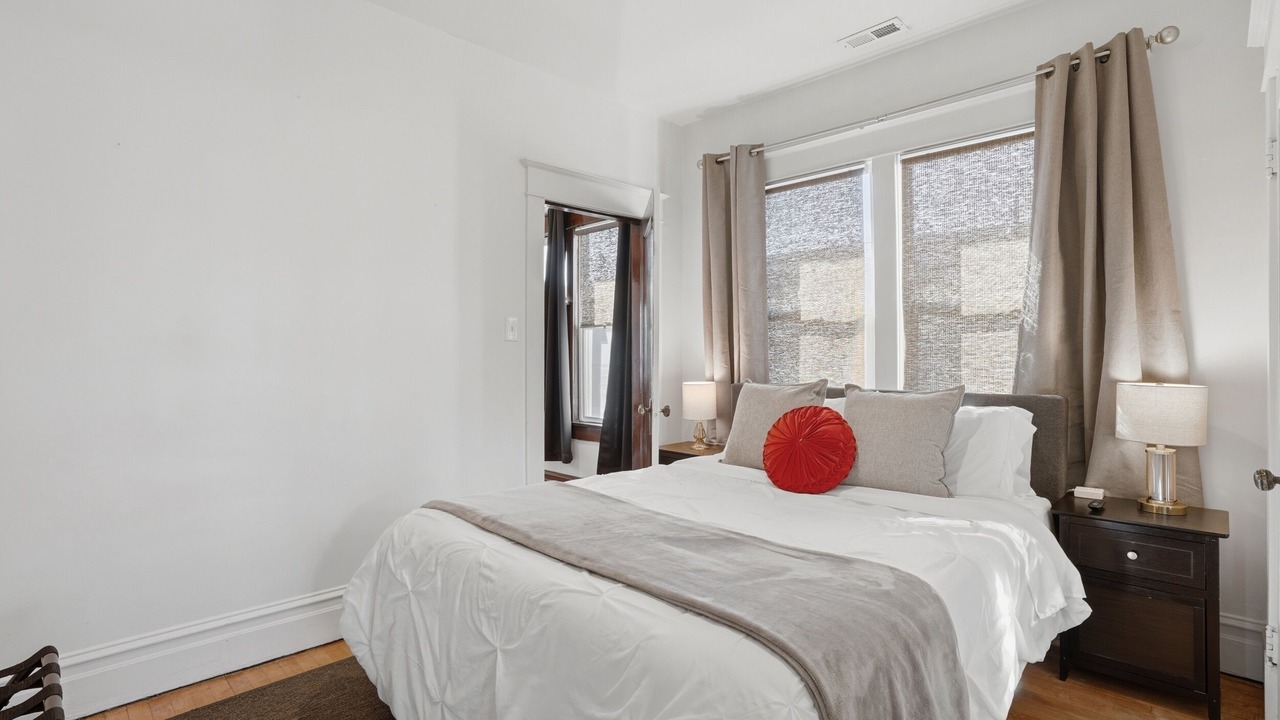 Photo of Bedroom in Central City