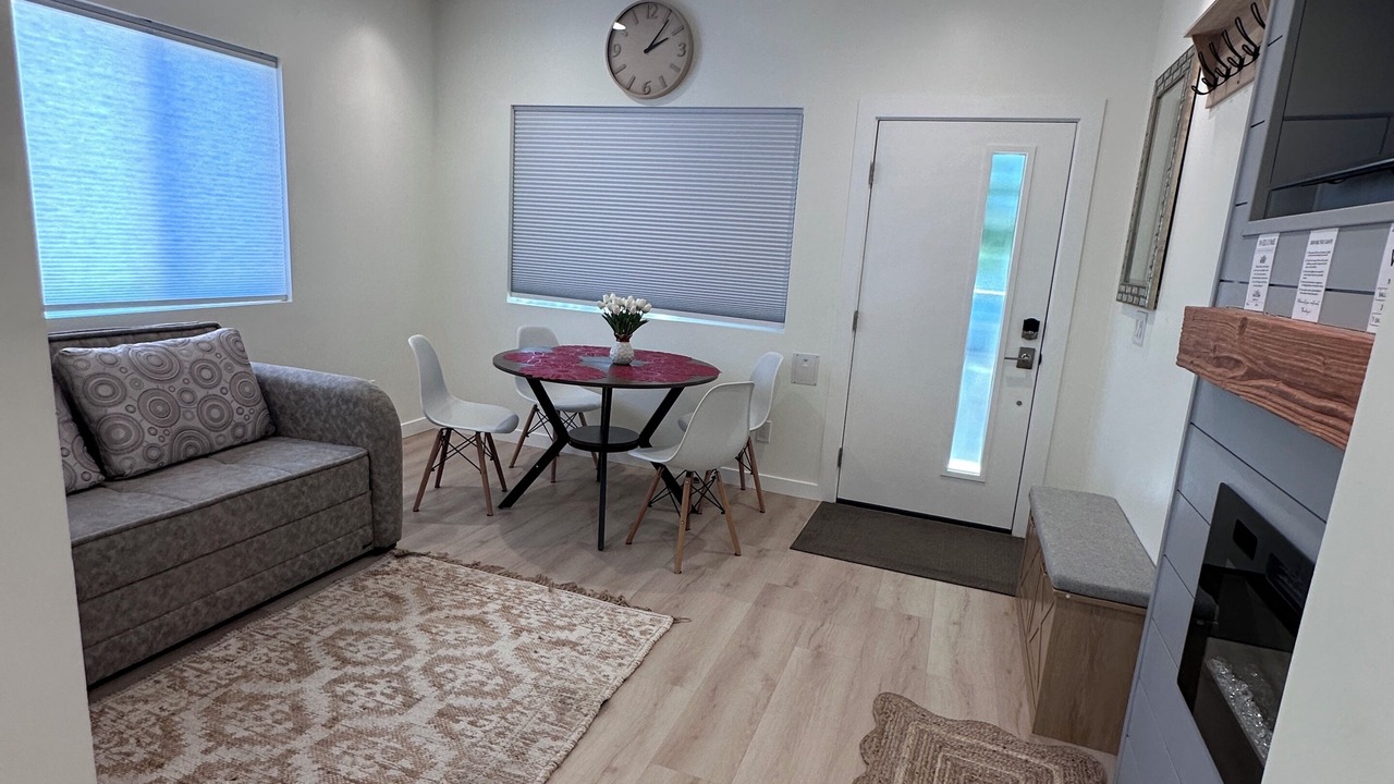 Photo of Livingroom in West Woodland