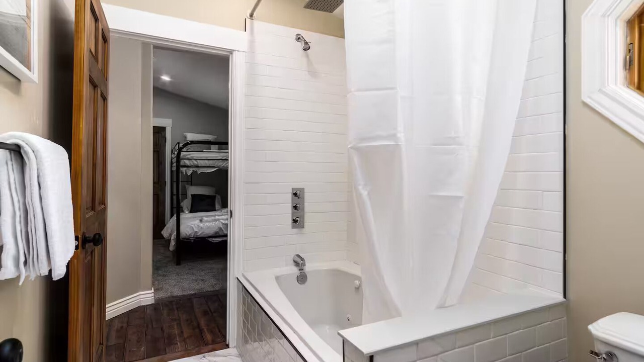 Photo of Bathroom in Cottonwood Heights