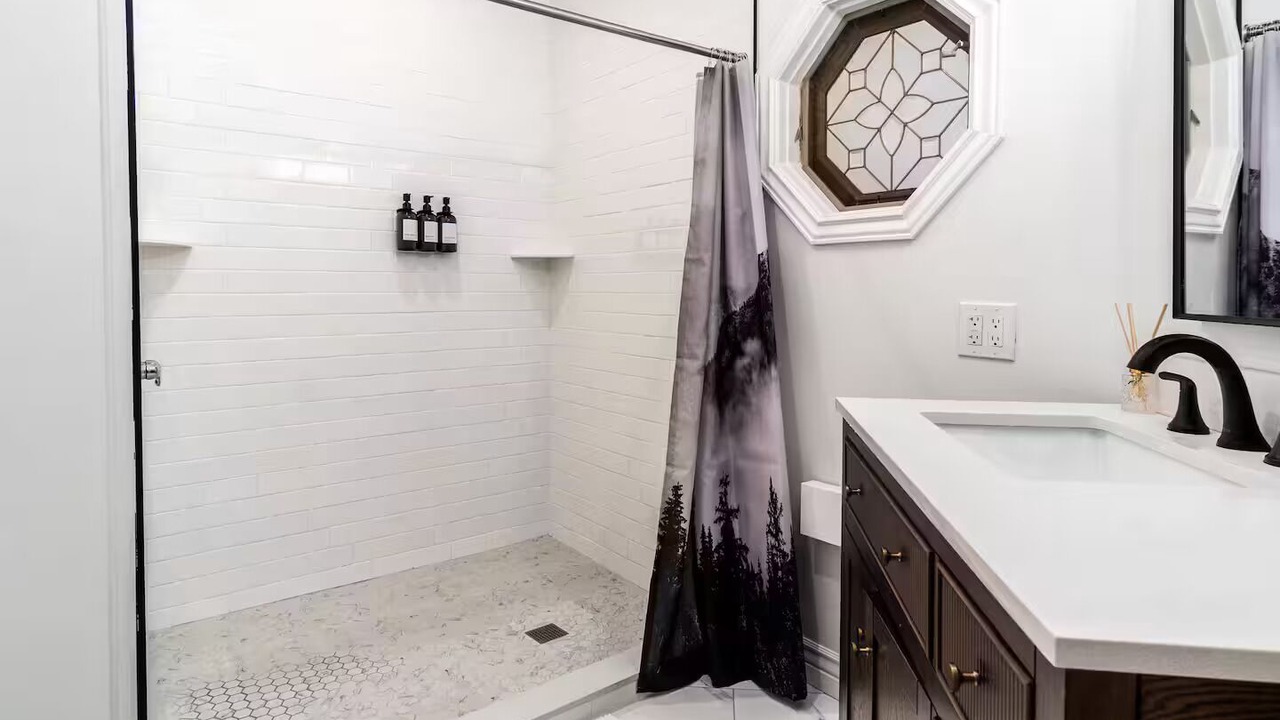 Photo of Bathroom in Cottonwood Heights