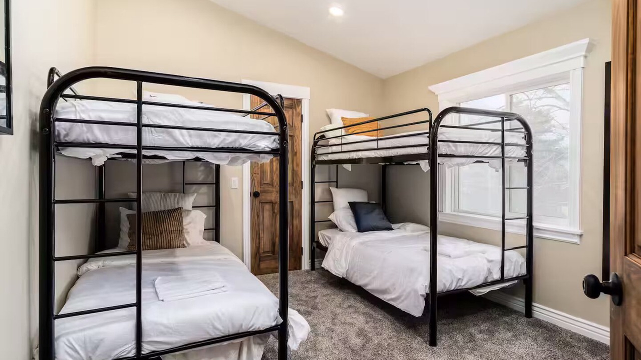 Photo of Bedroom in Cottonwood Heights