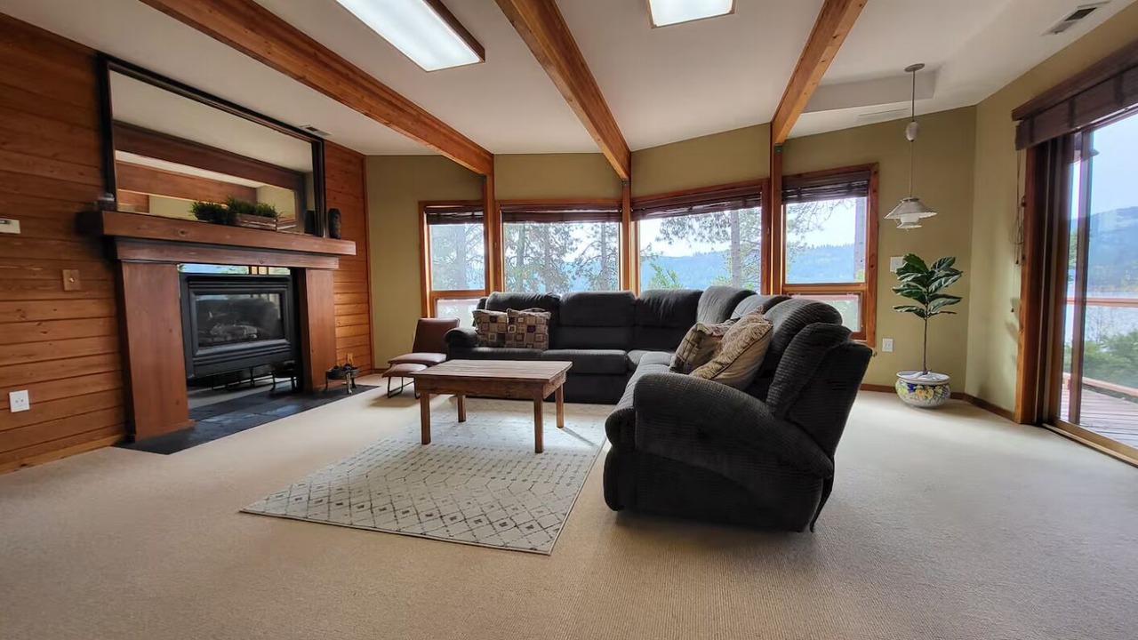 Photo of Livingroom in Harrison