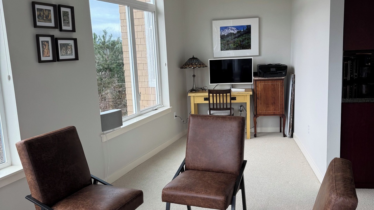 Photo of Livingroom in Bainbridge Island