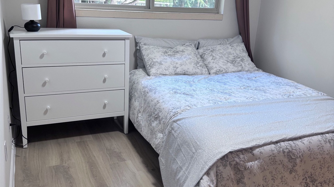 Photo of Bedroom in East Lake Hills
