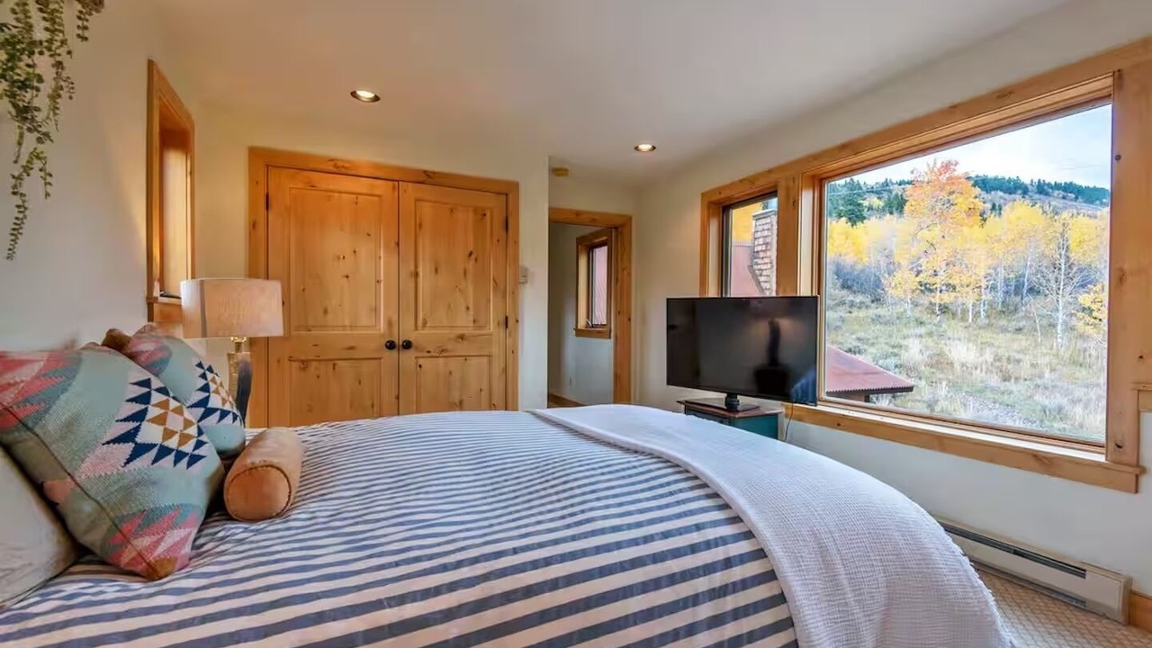 Photo of Bedroom in Victor
