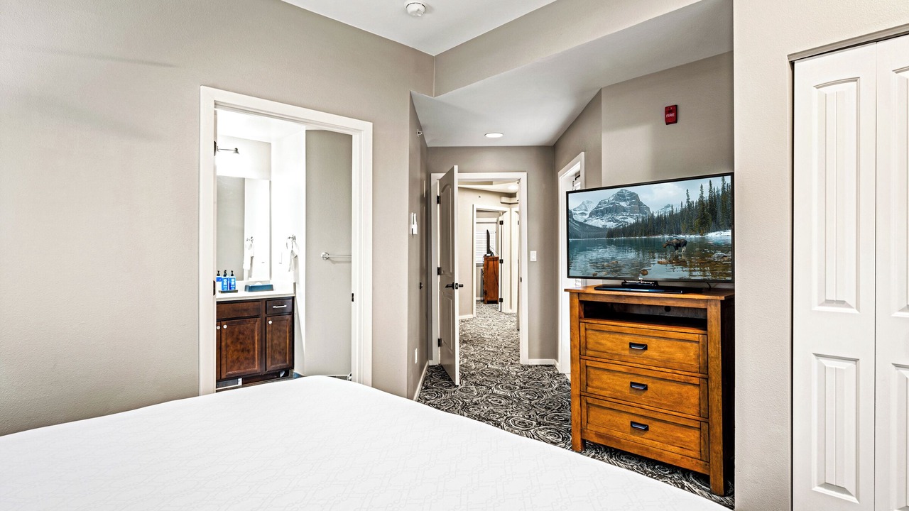 Photo of Bedroom in West Yellowstone