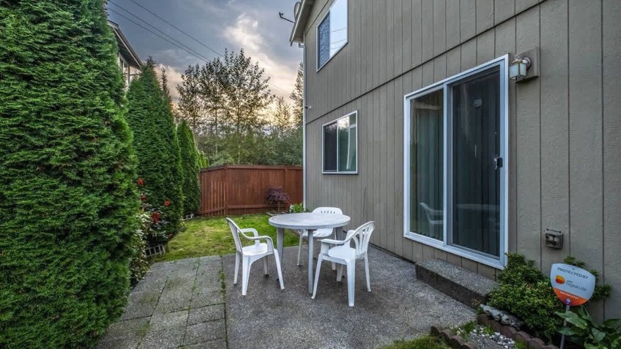Photo of Outdoor in Holly