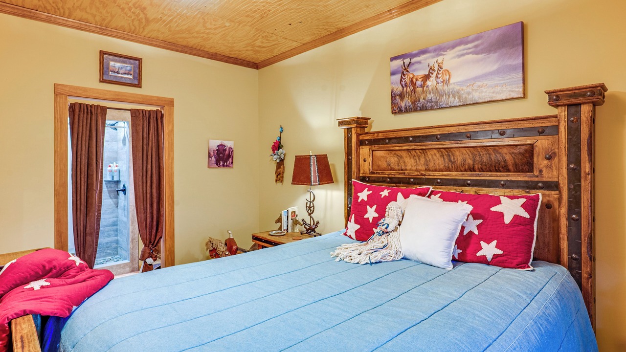 Photo of Bedroom in Shining Mountains