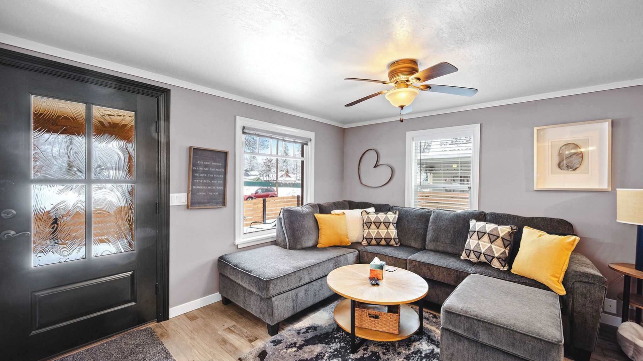 Photo of Livingroom in Garden District