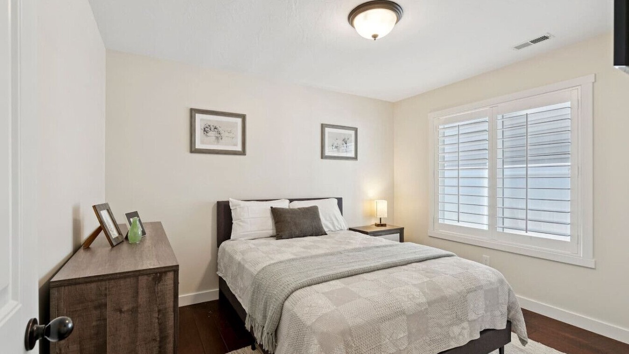 Photo of Bedroom in Logan