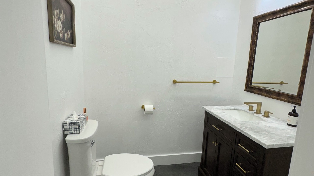 Photo of Bathroom in Malad City
